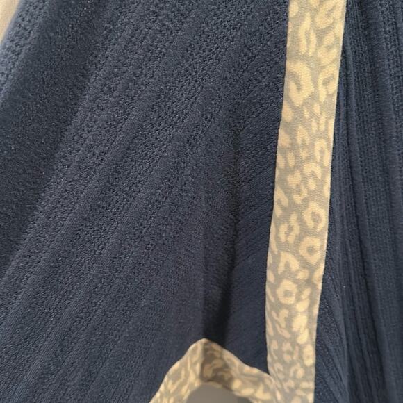 Ces Femme Medium Navy Blue Animal Print Open Knit Dolman Sweater Top - Picture 8 of 11